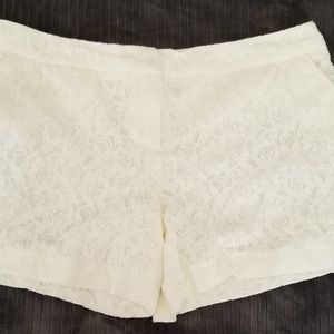 White Lacy Pin Up  Shorts By Lila Rose Size 14
